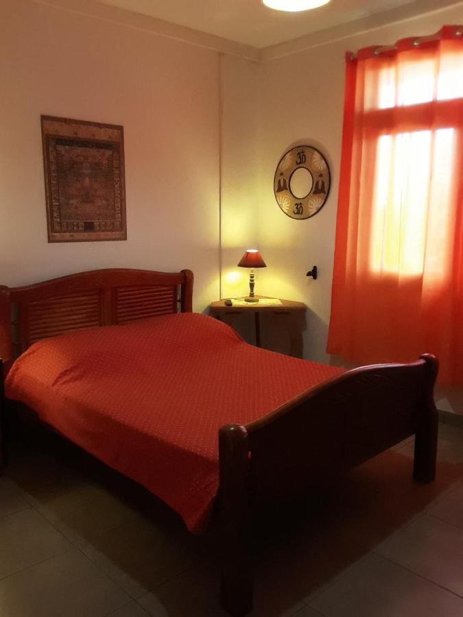 Le Tulear - Aux 4 Coins Du Monde Hotell Saint Pierre Eksteriør bilde